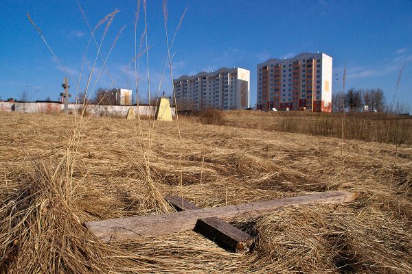 Место массовых захоронений узников концлагеря «5-й полк» (Stalag 313). Фото Сергея Серебро