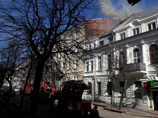 В Витебске загорелось историческое здание. Фото Gabo Maquez