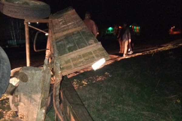 В Толочине «Жигули» врезались в телегу, пьяный водитель скрылся с места ДТП, но был задержан. Фото ГАИ