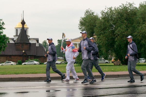 24 мая Витебск принял эстафету огня II Европейских игр «Пламя мира». Фото Сергея Серебро