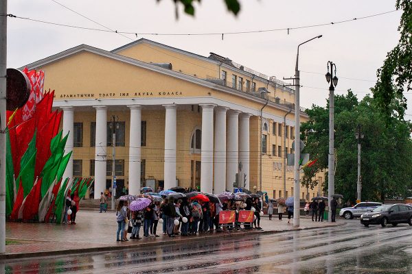 24 мая Витебск принял эстафету огня II Европейских игр «Пламя мира». Фото Сергея Серебро