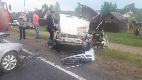 «ВАЗ-2103» и «Citroën Xantia» столкнулись лоб в лоб в Полоцком районе, водитель «Жигулей» погиб. Фото ГАИ