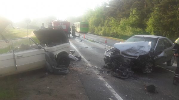 «ВАЗ-2103» и «Citroën Xantia» столкнулись лоб в лоб в Полоцком районе, водитель «Жигулей» погиб. Фото ГАИ