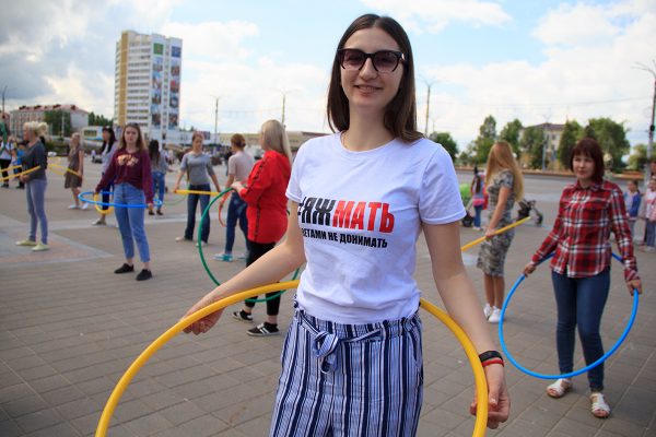 В Витебске провели забег в ползунках и соревнования для пап и мам. Фото Игоря Матвеева