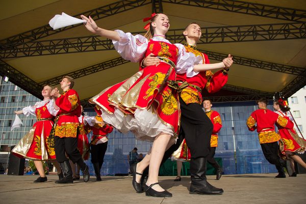 На площади Победы 21 июня торжественно открыли фан-зону для болельщиков II Европейских игр. Фото Игоря Матвеева