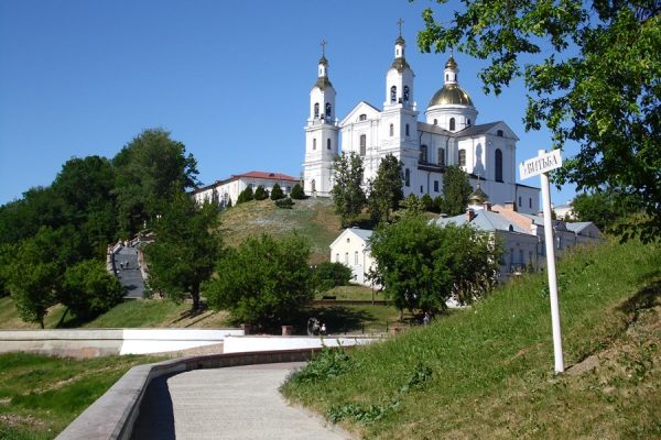 В Витебске  установили указатель с надписью «Витьба». Фото Юрия Шепелева