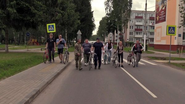 Лукашенко на велосипеде приехал в Болбасово. Фото vk.com/vitebsk_news