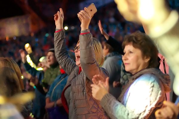 На сольном концерте Стаса Михайлова во время «Славянского базара в Витебске» Летний амфитеатр был забит битком. Фото Сергея Серебро