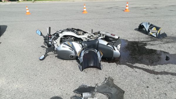 Еще один байкер на «Kawasaki» разбился в Витебске, он врезался в микроавтобус. Фото ГАИ