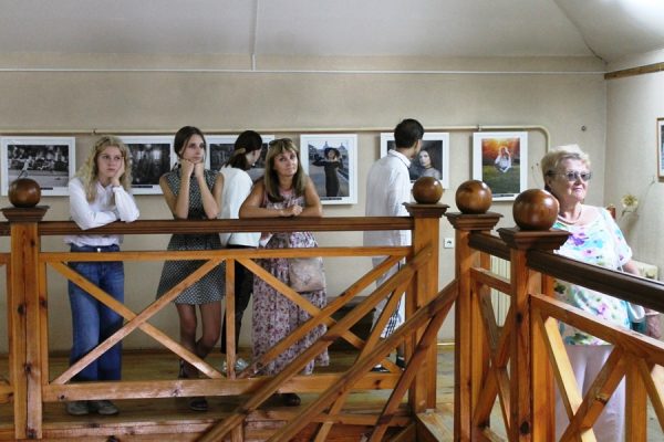  «Мир глазами женщин»: в Витебске открылась юбилейная фотовыставка. Фото Юрия Шепелева