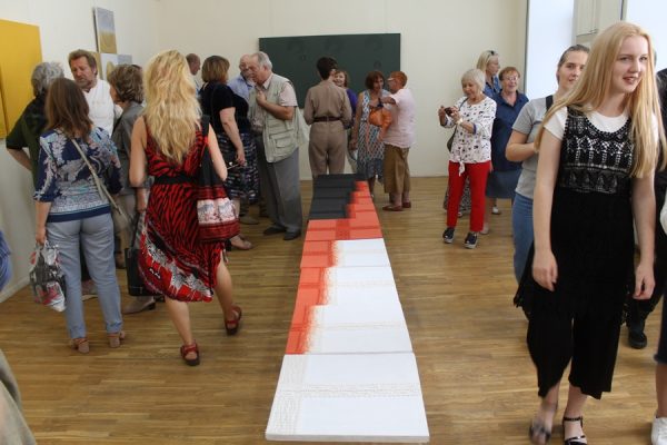 Выставочный проект Нины Ковалёвой «Хождение» представили в Витебске. Фото Юрия Шепелева
