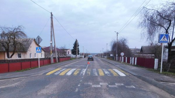 Легковушка сбила девочку-подростка на пешеходном переходе в Глубоком. Фото ГАИ