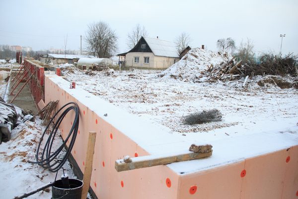 Возведение крытого футбольного манежа началось в Витебске. Фото Игоря Матвеева