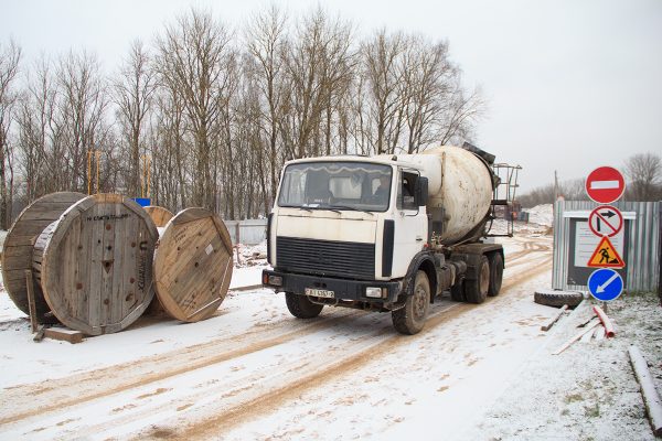 Возведение крытого футбольного манежа началось в Витебске. Фото Игоря Матвеева