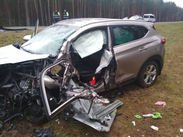 Три человека пострадало в лобовом столкновении легковушке в Лепельском районе. ДТП произошло при обгоне фуры. Фото ГАИ