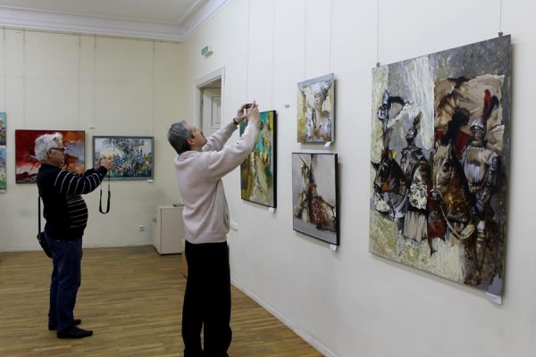 В Витебске открылась выставка «Анатолий Изоитко. В поиске вдохновения…». Фото Юрия Шепелева