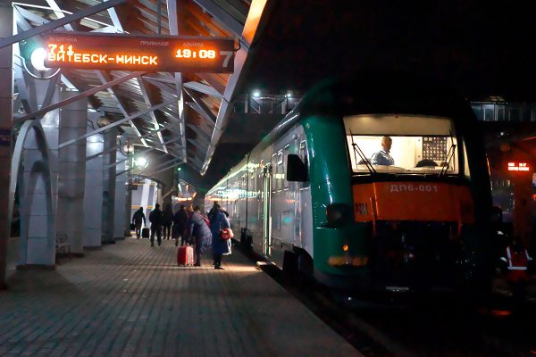 Между Витебском и Минском начали курсировать новые дизель-поезда. Фото Сергея Серебро