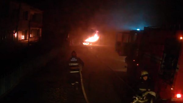 «Volkswagen Passat B5» сгорел в Лепельском районе.. Фото МЧС