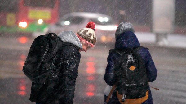 Сильный снегопад обрушился на Витебск. Фото Сергея Серебро