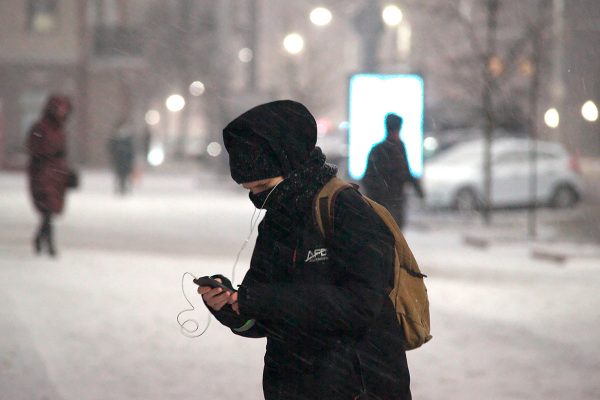 Сильный снегопад обрушился на Витебск. Фото Сергея Серебро