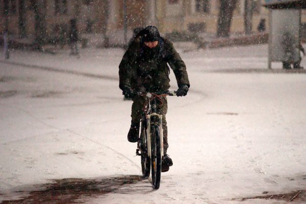 Сильный снегопад обрушился на Витебск. Фото Сергея Серебро