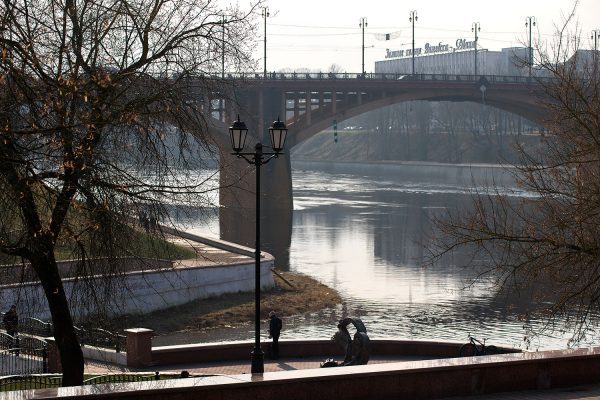 На одном из фонарных столбов неподалеку от  скульптуры рыбки появилась фотоловушка. Фото Сергея Серебро