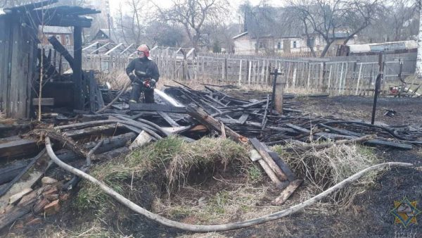 Пожар на улице Данукалова в Витебске. Фото МЧС