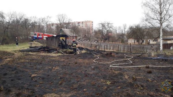 Пожар на улице Данукалова в Витебске. Фото МЧС