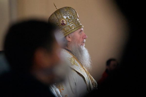 Архиепископ Витебский и Оршанский Димитрий. Пасхальное богослужение во время эпидемии коронавируса православном Свято-Успенском кафедральном соборе в Витебске. Фото Сергея Серебро