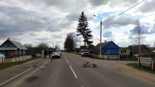 Легковушка сбила велосипедиста в Сенно. Фото ГАИ