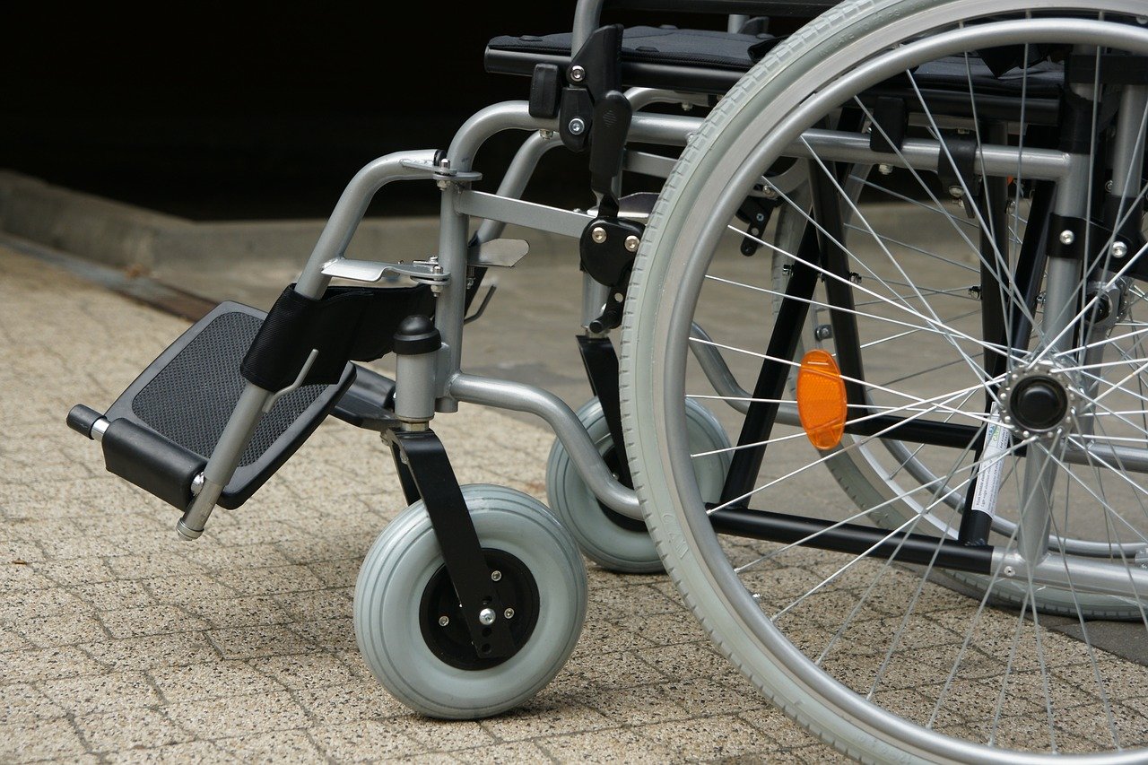 Инвалидная коляска. Фото pixabay.com