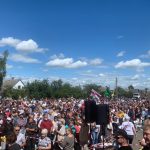 Несколько сот человек собралось на митинг Тихановской в Глубоком. Данные компьютерного подсчета