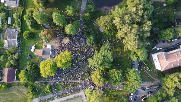 Начало выступления Светланы Тихановской на митинге, 19:35. Courtesy Photo