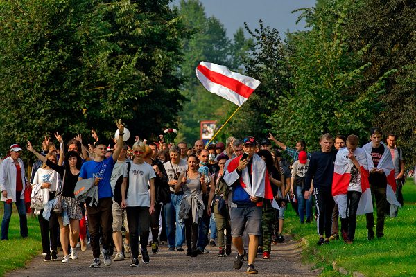 Не только женский марш — протестующие опять прошлись по Витебску. Фото Сергея Серебро