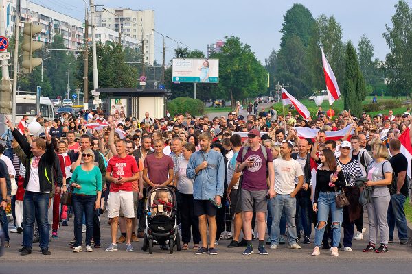 Не только женский марш — протестующие опять прошлись по Витебску. Фото Сергея Серебро