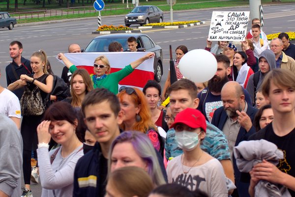 Не только женский марш — протестующие опять прошлись по Витебску. Фото Сергея Серебро