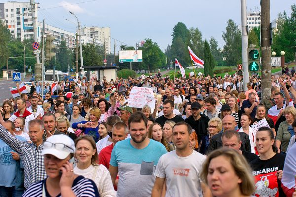 Не только женский марш — протестующие опять прошлись по Витебску. Фото Сергея Серебро