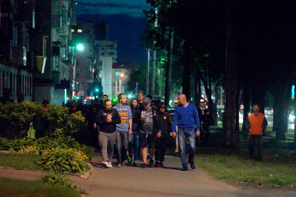 Шествие проходит по проспекту Фрунзе. Фото Сергея Серебро