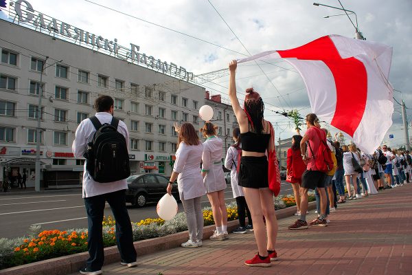 Мирные протесты не утихают в Витебске — от площади Свободы до площади Победы. Фото Сергея Серебро