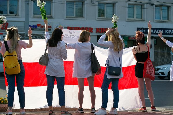 Мирные протесты не утихают в Витебске — от площади Свободы до площади Победы. Фото Сергея Серебро