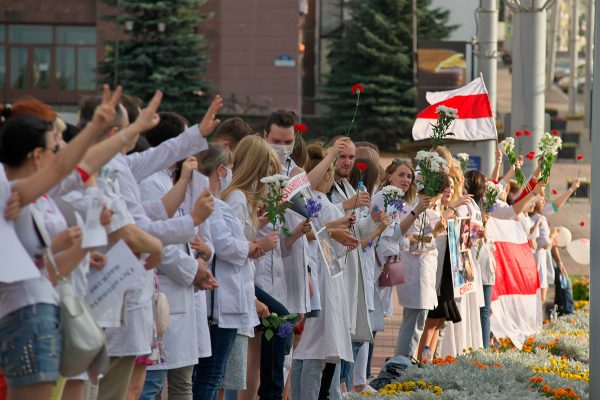 Мирные протесты не утихают в Витебске — от площади Свободы до площади Победы. Фото Сергея Серебро