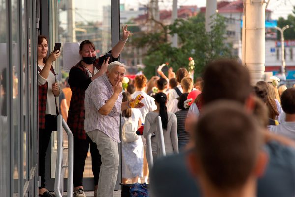 Мирные протесты не утихают в Витебске — от площади Свободы до площади Победы. Фото Сергея Серебро