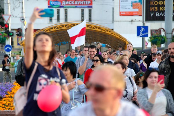 Мирные протесты не утихают в Витебске — от площади Свободы до площади Победы. Фото Сергея Серебро