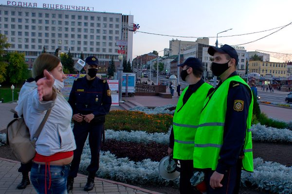 Марш светлячков — после тайной инаугурации Луашенко в Витебске возобновились протесты. Фото Сергея Серебро