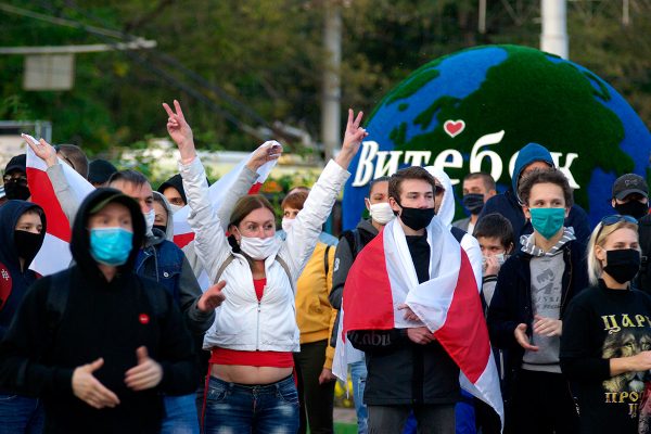 Марш светлячков — после тайной инаугурации Луашенко в Витебске возобновились протесты. Фото Сергея Серебро