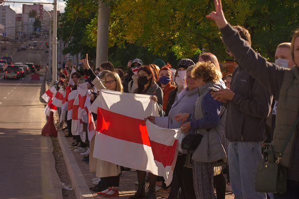 Шествие на 43-й день протестов в Витебске. Фото Сергея Серебро