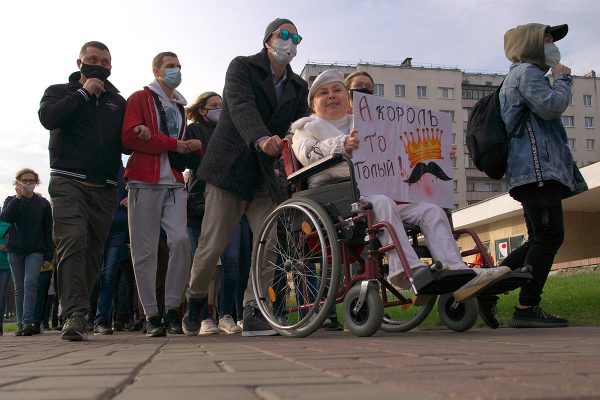 Марш протеста на Московском проспекте в Витебске. Фото Сергея Серебро