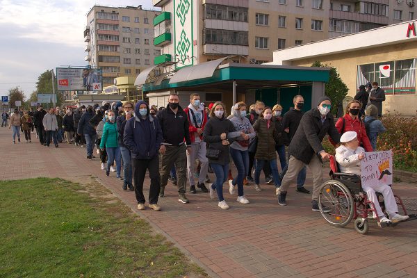 Марш протеста на Московском проспекте в Витебске. Фото Сергея Серебро