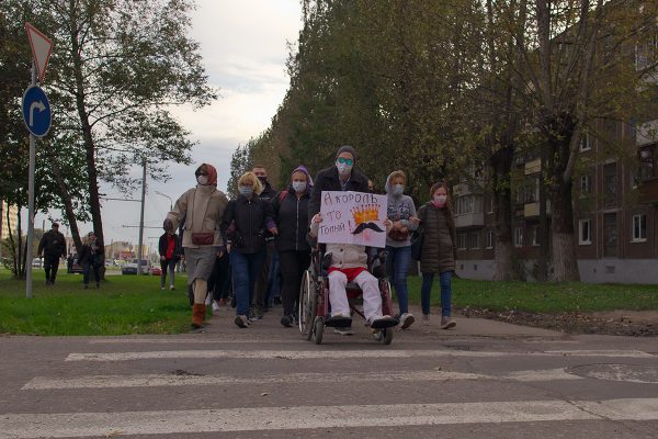 Марш протеста на улице Терешковой в Витебске. Фото Сергея Серебро