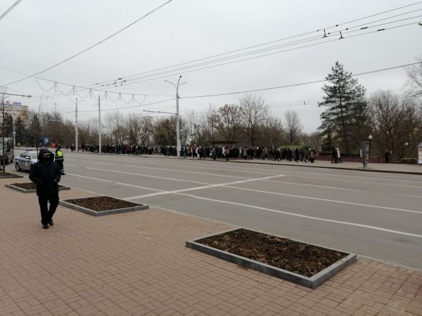 Колонна протестующих возвращается в центр Витебска, количество людей увеличивается. Фото t.me/Vitebsk4People/